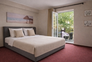 Pokój 4 osobowy z aneksem i łazienką