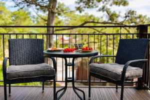 Balkon w pokoju 3 osobowym.blisko plaży.