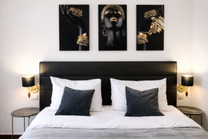 Pokój 4 osobowy typu studio.dwa pokoje z balkonem. Łazienka z prysznicem. Aneks kuchenny. Blisko plaży